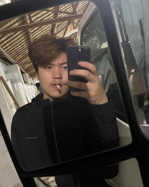 凌霄宏朗